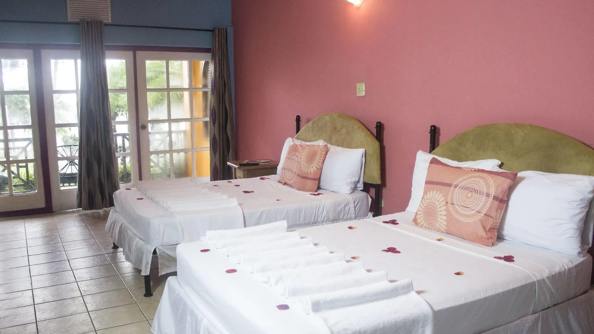 Oceans Salybia Nature Resort 特立尼达和多巴哥