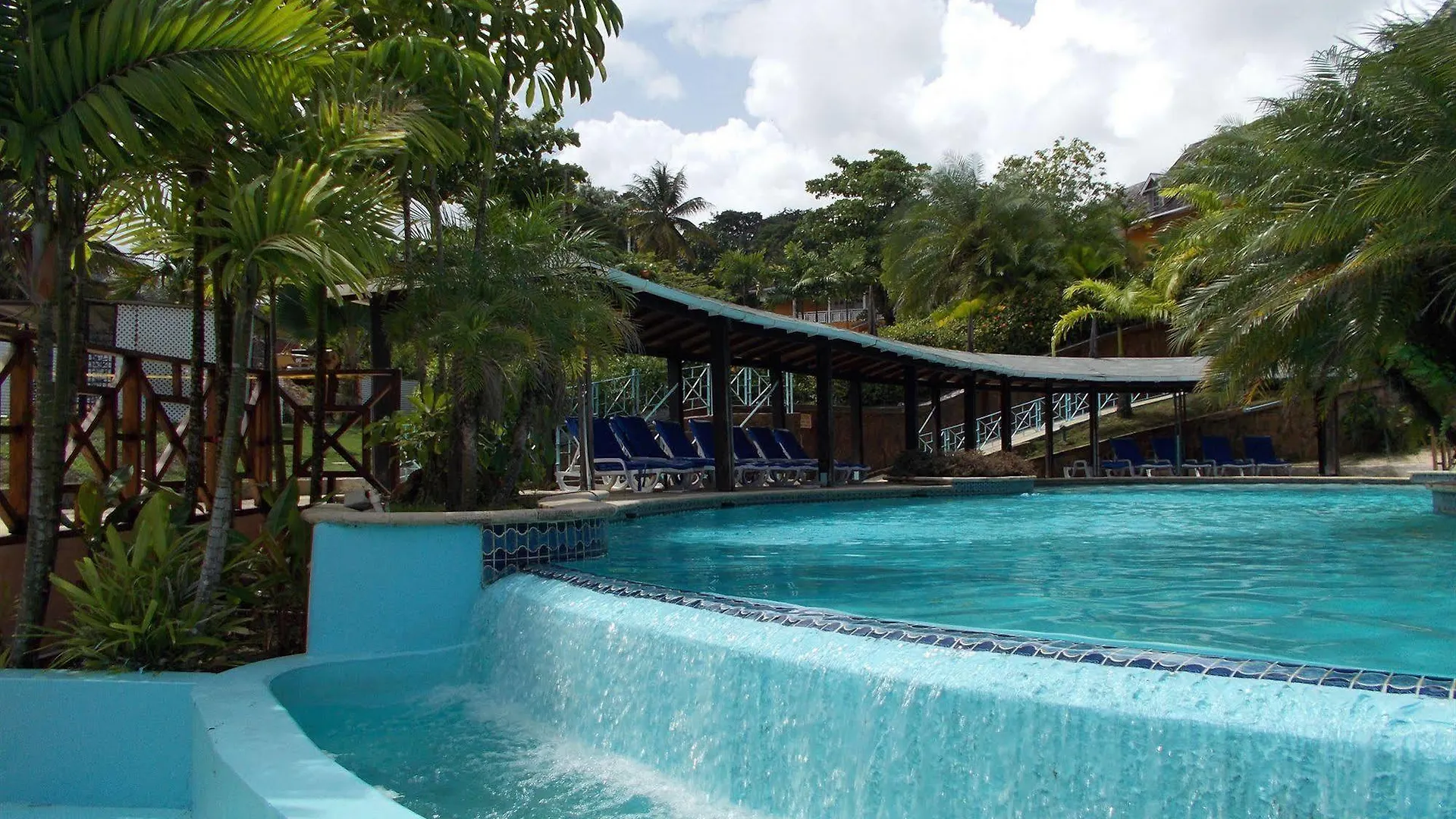 Oceans Salybia Nature Resort 酒店